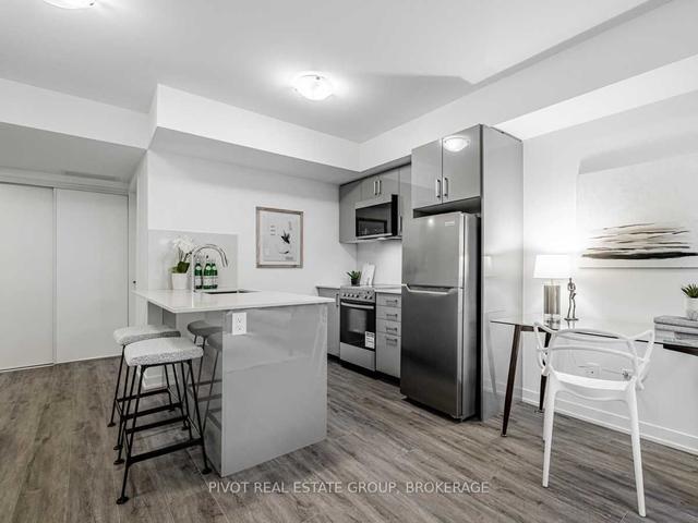 106 - 12 Marquette Ave, Townhouse with 1 bedrooms, 1 bathrooms and 0 parking in Toronto ON | Image 5
