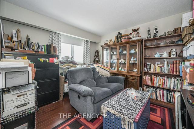 1106 - 250 Glenridge Dr, Condo with 3 bedrooms, 2 bathrooms and 1 parking in Waterloo ON | Image 3