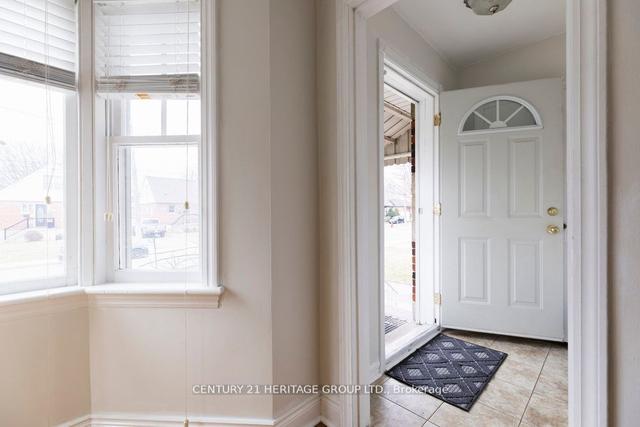 155 East 34th St W, House detached with 2 bedrooms, 2 bathrooms and 5 parking in Hamilton ON | Image 34