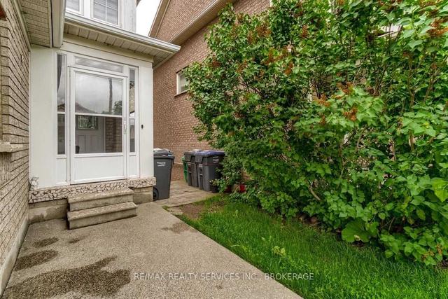 73 Tiller Tr, House semidetached with 3 bedrooms, 3 bathrooms and 3 parking in Brampton ON | Image 34