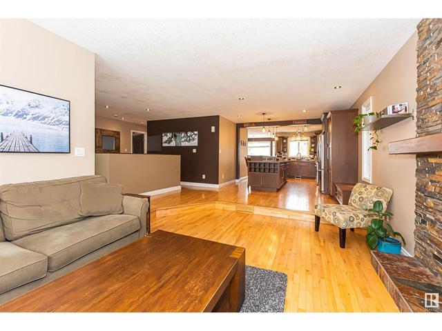 414 Ormsby Rd W Nw, House detached with 3 bedrooms, 3 bathrooms and null parking in Edmonton AB | Image 7