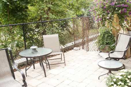 th4 - 581 Scarlett Rd, Townhouse with 3 bedrooms, 4 bathrooms and 2 parking in Toronto ON | Image 9