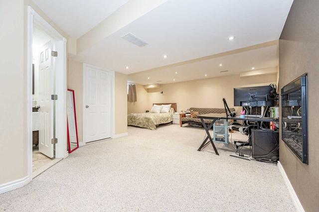 180 Bridlewreath St, House detached with 3 bedrooms, 3 bathrooms and 3 parking in Kitchener ON | Image 26