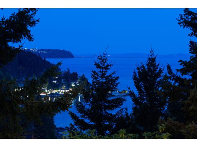 5860 Falcon Road, House detached with 5 bedrooms, 5 bathrooms and null parking in West Vancouver BC | Image 4