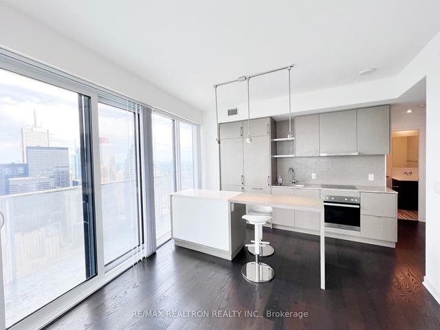 6302 - 100 Harbour St, Condo with 2 bedrooms, 2 bathrooms and 1 parking in Toronto ON | Image 5