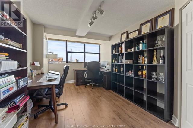 1607 - 515 Riverside Drive West, Condo with 2 bedrooms, 2 bathrooms and null parking in Windsor ON | Image 21