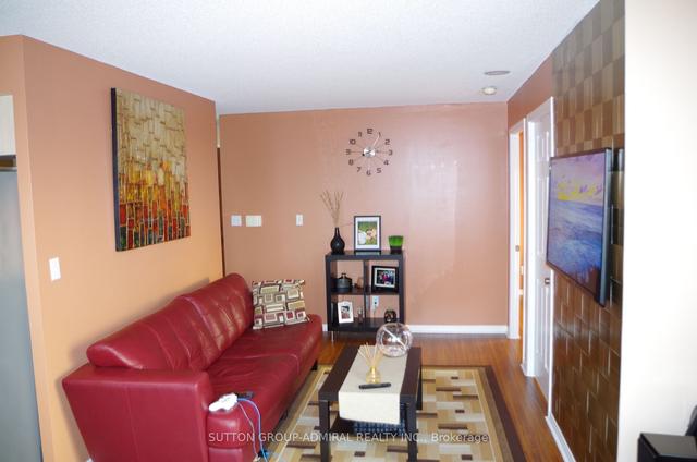 ph18 - 3 Ellesmere St, Condo with 2 bedrooms, 1 bathrooms and 2 parking in Richmond Hill ON | Image 3