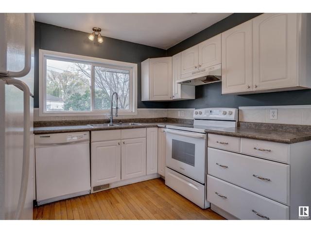 10315 75 St Nw, House detached with 4 bedrooms, 3 bathrooms and 5 parking in Edmonton AB | Image 14