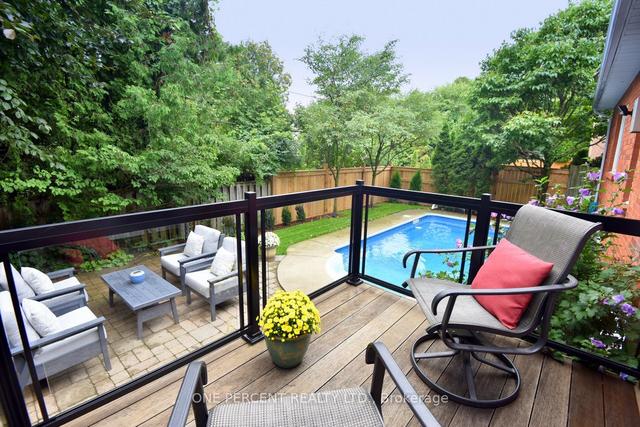 633 Andrea Crt, House detached with 2 bedrooms, 3 bathrooms and 6 parking in Burlington ON | Image 5