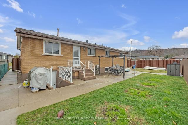 18 Rose Cres, House detached with 3 bedrooms, 2 bathrooms and 5 parking in Hamilton ON | Image 28