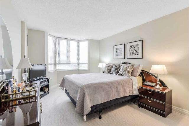 Ph08 - 5 Lisa St, Condo with 3 bedrooms, 2 bathrooms and 1 parking in Brampton ON | Image 14