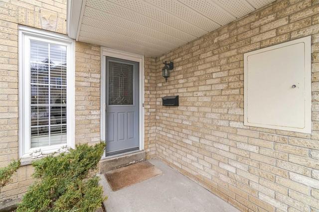 102 Heathcliffe Sq, Townhouse with 3 bedrooms, 4 bathrooms and 2 parking in Brampton ON | Image 34