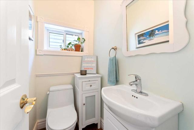 61 Fern Ave, House detached with 3 bedrooms, 3 bathrooms and 1 parking in Toronto ON | Image 7