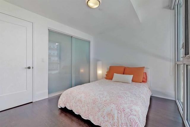 th5 - 101 Erskine Ave, Townhouse with 3 bedrooms, 4 bathrooms and 2 parking in Toronto ON | Image 3