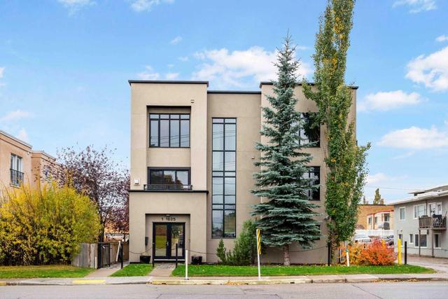 1 - 1625 34 Avenue Sw, Home with 2 bedrooms, 2 bathrooms and 2 parking in Calgary AB | Image 1