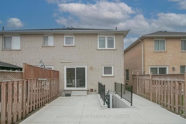 23 Secord Cres, House semidetached with 4 bedrooms, 4 bathrooms and 3 parking in Brampton ON | Image 14