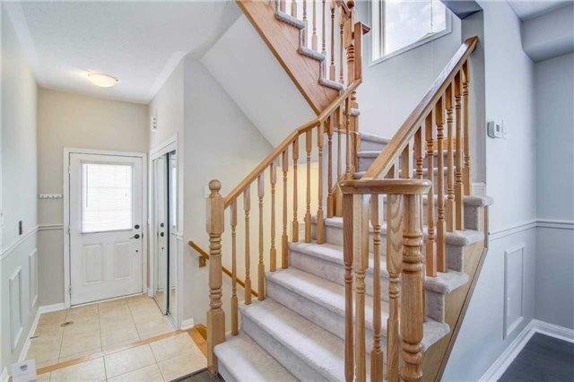 809 Johnson Hts, House attached with 3 bedrooms, 3 bathrooms and 1 parking in Milton ON | Image 4