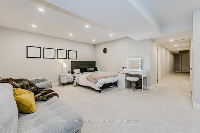 105 Mount Hope St, House attached with 4 bedrooms, 5 bathrooms and 2 parking in Kitchener ON | Image 25