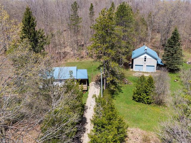 467063 12th B Concession, House detached with 3 bedrooms, 1 bathrooms and 8 parking in Grey Highlands ON | Image 6
