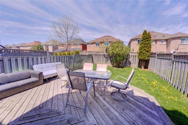 3893 Manatee Way, House semidetached with 3 bedrooms, 4 bathrooms and 4 parking in Mississauga ON | Image 16