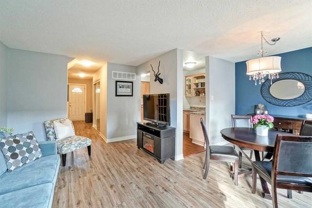 680 Regency Crt, Townhouse with 3 bedrooms, 2 bathrooms and 2 parking in Burlington ON | Image 38