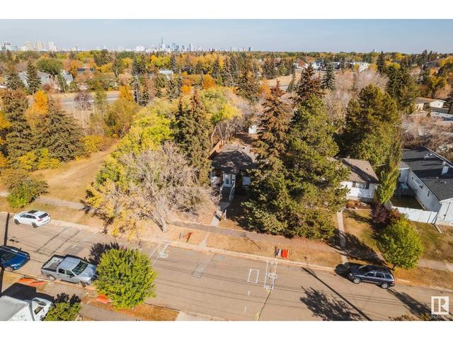 11008 60 Av Nw, House detached with 4 bedrooms, 2 bathrooms and null parking in Edmonton AB | Image 34