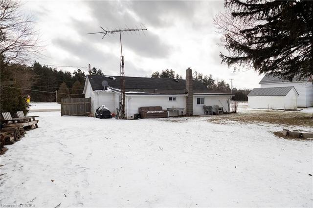 3213 Hwy 3 Highway, House detached with 2 bedrooms, 1 bathrooms and 2 parking in Norfolk County ON | Image 3