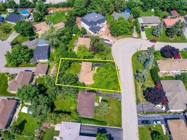 558 Trudale Crt, House detached with 3 bedrooms, 1 bathrooms and 4 parking in Oakville ON | Image 37