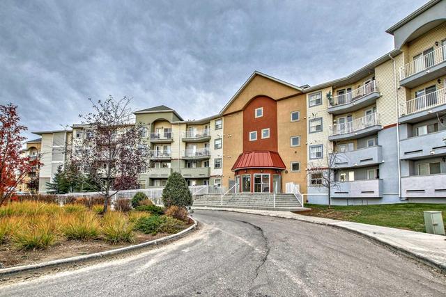 2105 - 700 Willowbrook Road Nw, Condo with 2 bedrooms, 2 bathrooms and 1 parking in Airdrie AB | Image 33
