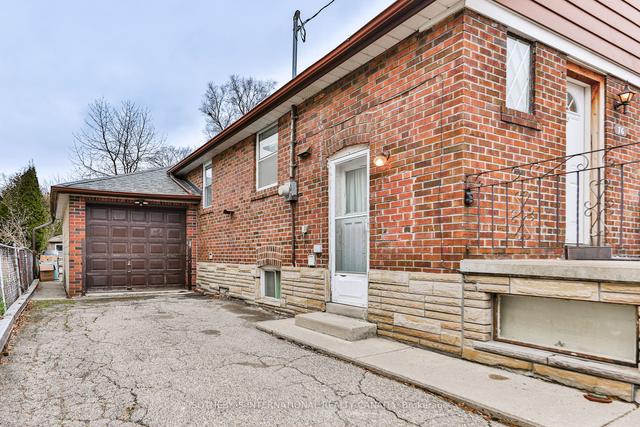76 Clissold Rd, House detached with 3 bedrooms, 2 bathrooms and 5 parking in Toronto ON | Image 12