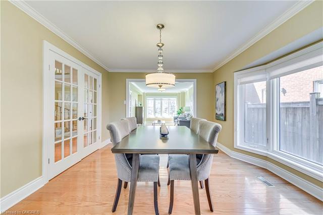 2155 Pineview Drive, House detached with 4 bedrooms, 3 bathrooms and 4 parking in Oakville ON | Image 3