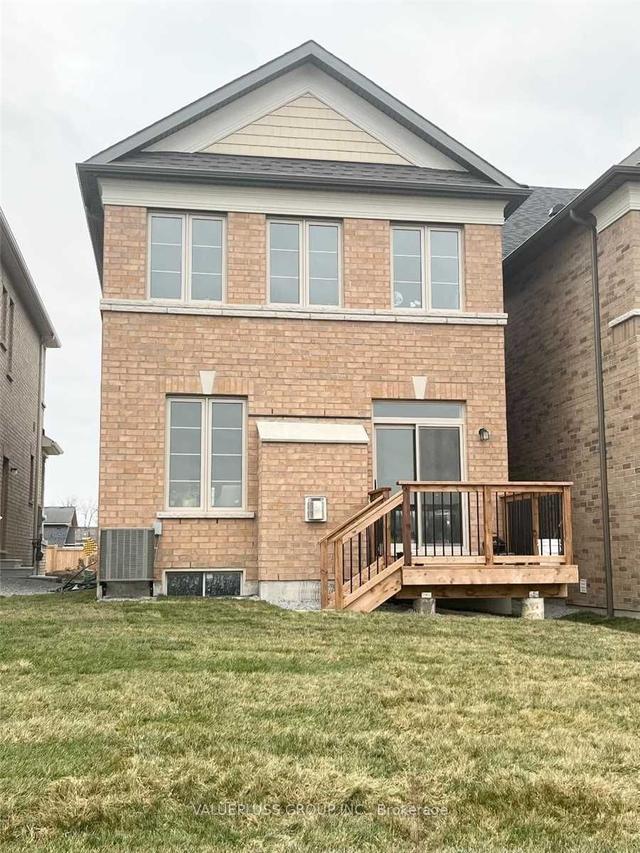 114 Christine Elliott Ave, House detached with 3 bedrooms, 3 bathrooms and 3 parking in Whitby ON | Image 9