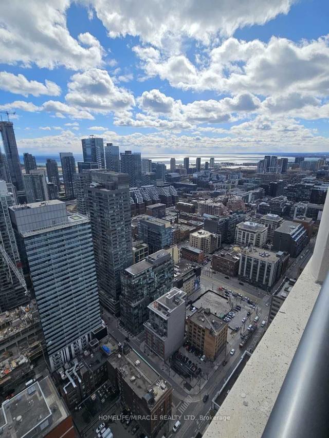 5009 - 108 Peter St, Condo with 1 bedrooms, 1 bathrooms and 0 parking in Toronto ON | Image 3