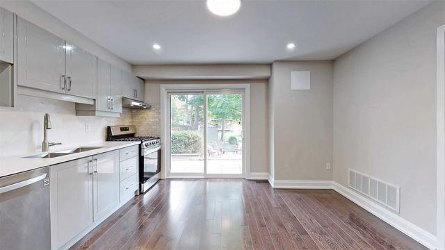 35 Lyncroft Dr, House detached with 3 bedrooms, 5 bathrooms and 3 parking in Toronto ON | Image 15