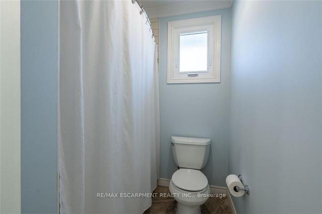 107 Elma St, House detached with 3 bedrooms, 2 bathrooms and 5 parking in St. Catharines ON | Image 15