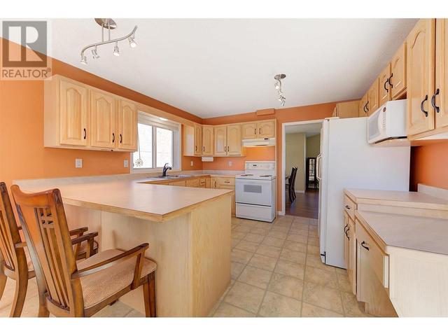 4123 San Clemente Avenue, House detached with 3 bedrooms, 2 bathrooms and 6 parking in Peachland BC | Image 14