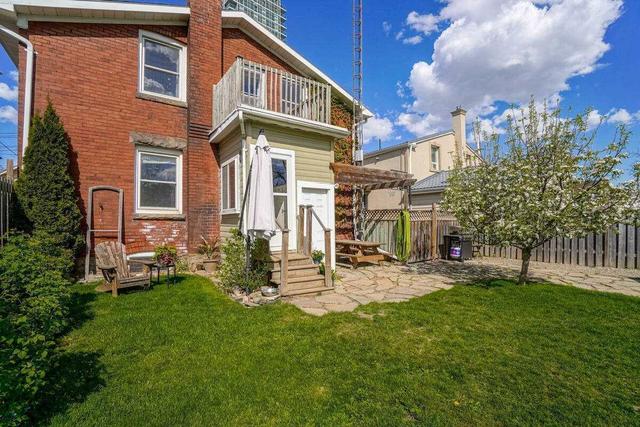 21 Elizabeth St, House detached with 3 bedrooms, 1 bathrooms and 3 parking in Brampton ON | Image 20