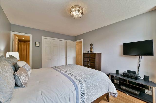 212 - 250 Scarlett Rd, Condo with 2 bedrooms, 2 bathrooms and 1 parking in Toronto ON | Image 10