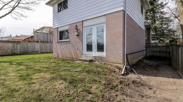 31 Jeffrey St, House detached with 3 bedrooms, 2 bathrooms and 3 parking in Barrie ON | Image 31
