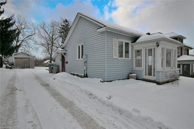169 Tracy Street, House detached with 2 bedrooms, 1 bathrooms and 4 parking in St. Marys ON | Image 2