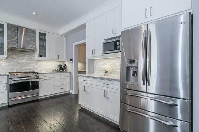 515 St Moritz Ave, House detached with 4 bedrooms, 5 bathrooms and 4 parking in Waterloo ON | Image 3