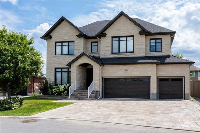 220 Trailgate Street, House detached with 5 bedrooms, 5 bathrooms and 6 parking in Ottawa ON | Image 1