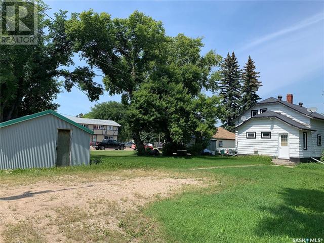 404 Main Street, House detached with 5 bedrooms, 2 bathrooms and null parking in Muenster SK | Image 4