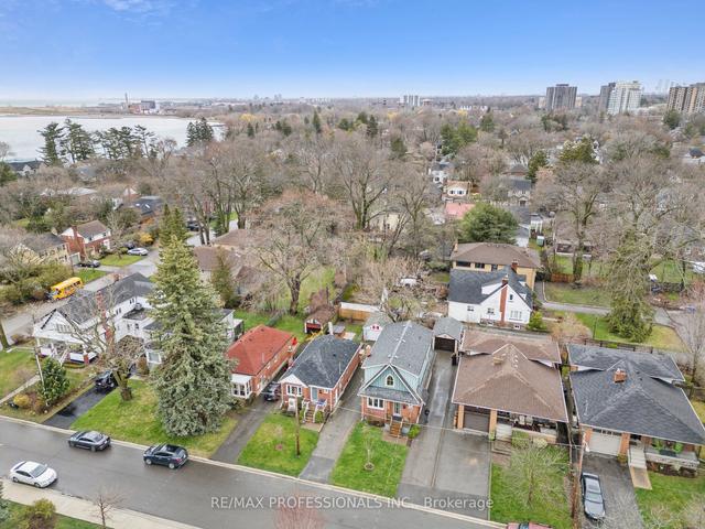 38 Thirty Fifth St, House detached with 3 bedrooms, 4 bathrooms and 4 parking in Toronto ON | Image 28