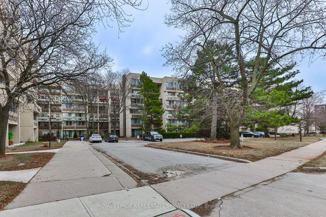 334 - 1300 Marlborough Crt, Condo with 3 bedrooms, 2 bathrooms and 1 parking in Oakville ON | Image 32