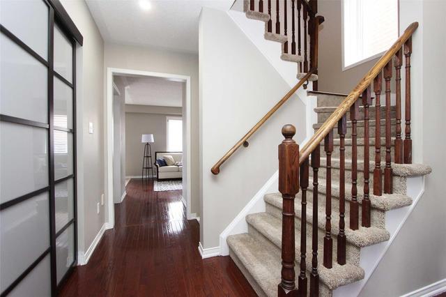 3 Tansley Cres, House detached with 3 bedrooms, 4 bathrooms and 2 parking in Ajax ON | Image 5