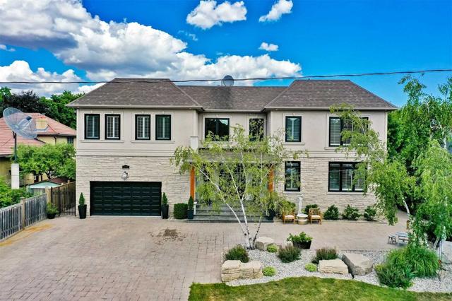 379 Salisbury Dr, House detached with 6 bedrooms, 9 bathrooms and 6 parking in Oakville ON | Image 1