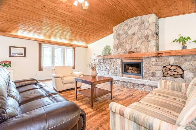 543 Ridge Rd W, House detached with 3 bedrooms, 3 bathrooms and 8 parking in Oro Medonte ON | Image 2