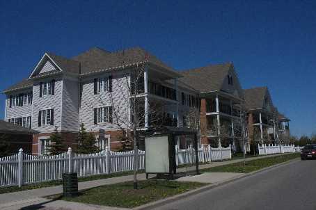 303 - 102 Aspen Springs Dr, Condo with 2 bedrooms, 1 bathrooms and 1 parking in Clarington ON | Image 1