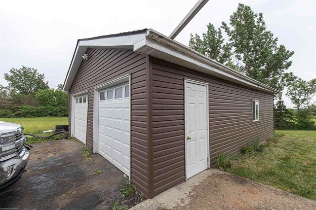 4088 Henderson Road, House detached with 3 bedrooms, 2 bathrooms and 10 parking in South Frontenac ON | Image 28